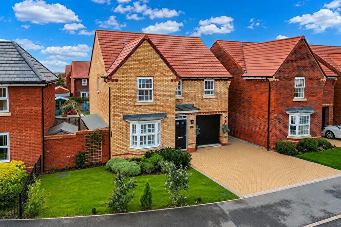 4 Bedroom Detached House For Sale In Maia Way, Fairfields, Milton Keynes, MK11