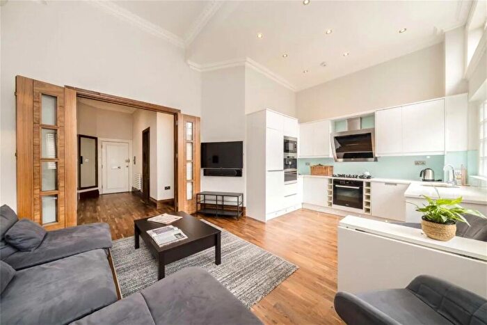 2 Bedroom Flat To Rent In Chiltern Court, Baker Street, Marylebone, NW1