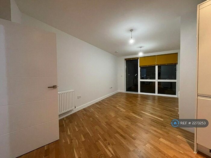 1 Bedroom Flat To Rent In Essence House, London, N16