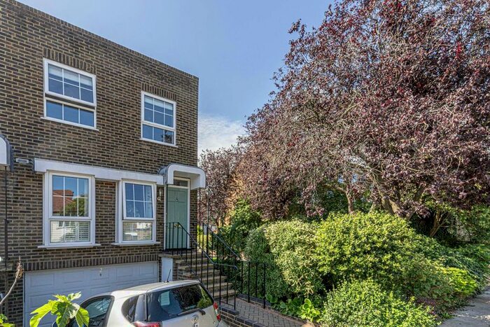 4 Bedroom Property To Rent In Wellesley Road, Twickenham, TW2