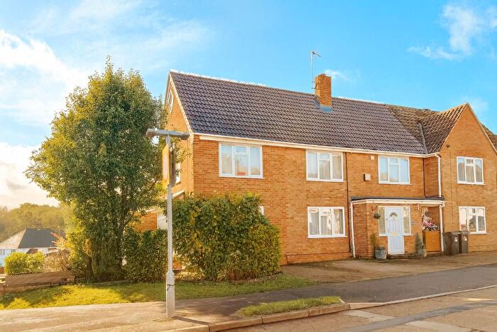 7 Bedroom Semi Detached House For Sale In Silverdale Road, Earley, Reading, RG6