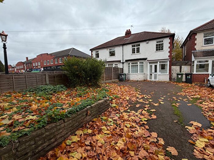 3 Bedroom Semi Detached House To Rent In Birmingham New Road, Lanesfield, Wolverhampton, WV4
