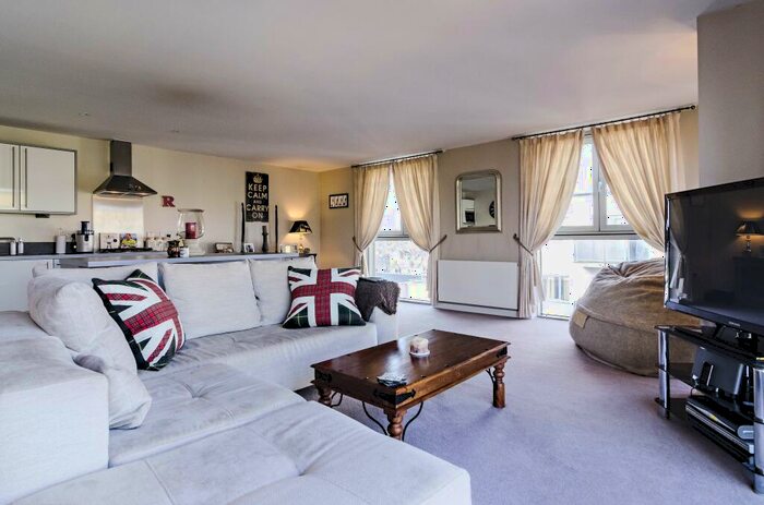 2 Bedroom Apartment To Rent In Carronade Court London, N7