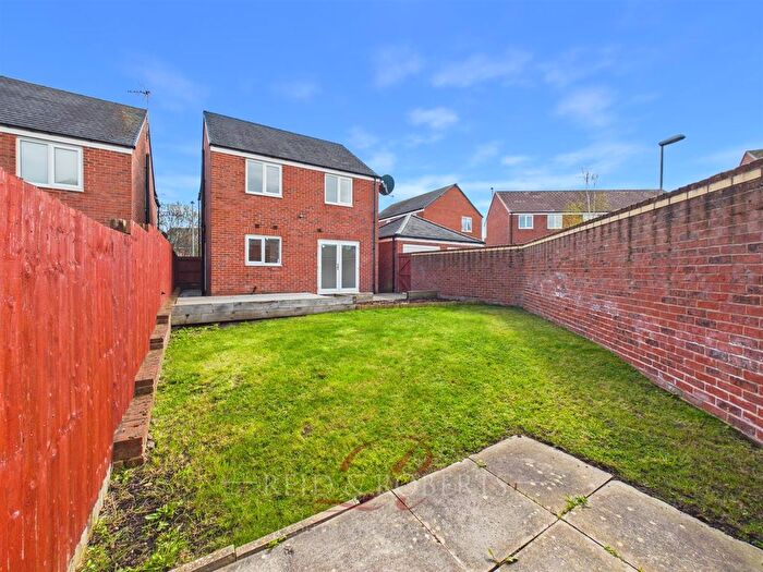 3 Bedroom Detached House For Sale In Ffordd Dewi, Oakenholt, Flint, CH6