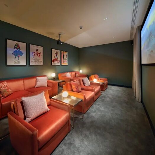 2 Bedroom Flat For Sale In Rosemary House, Randolph Road, Southall, UB1