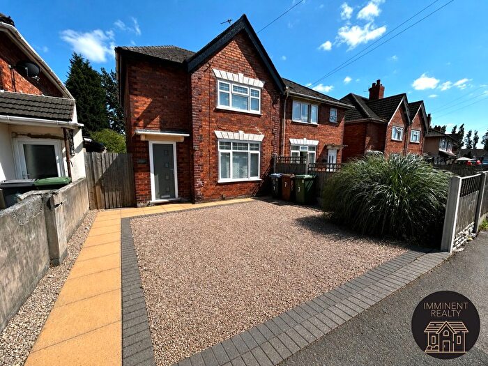 2 Bedroom Semi-Detached House To Rent In Oakwood Road, WS3