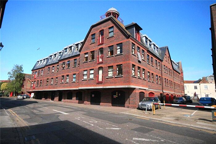 3 Bedroom Flat To Rent In Strand Street, Poole, BH15