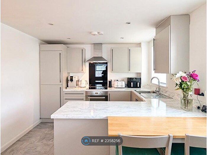 2 Bedroom Flat To Rent In Calverton, Nottingham, NG14