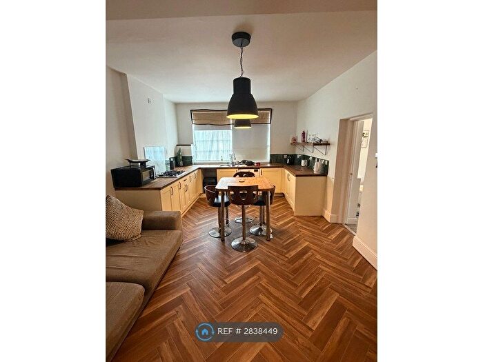 3 Bedroom Flat To Rent In Gedling, Nottingham, NG4