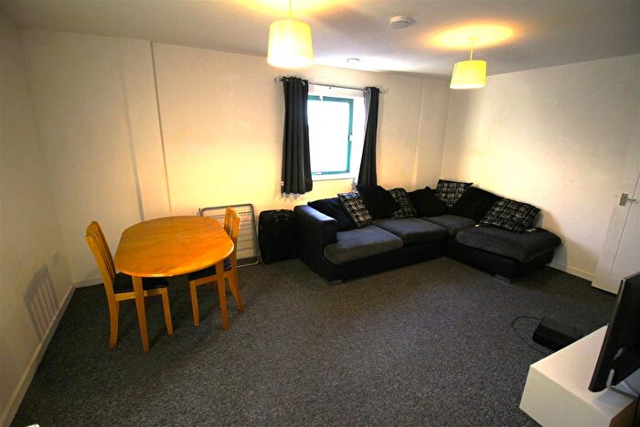 1 Bedroom Flat To Rent In Compass House, - Kingston Road, Portsmouth, Hants, PO2