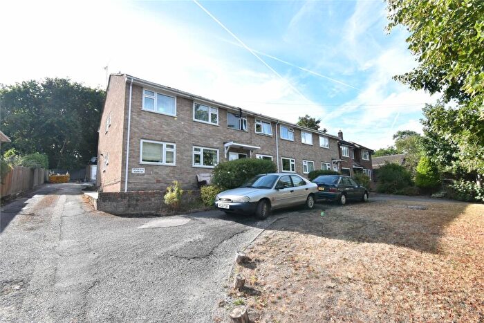 2 Bedroom Apartment To Rent In Park Road, Farnborough, Hampshire, GU14