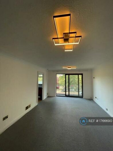 2 Bedroom Flat To Rent In Fleetwood Close, Croydon, CR0