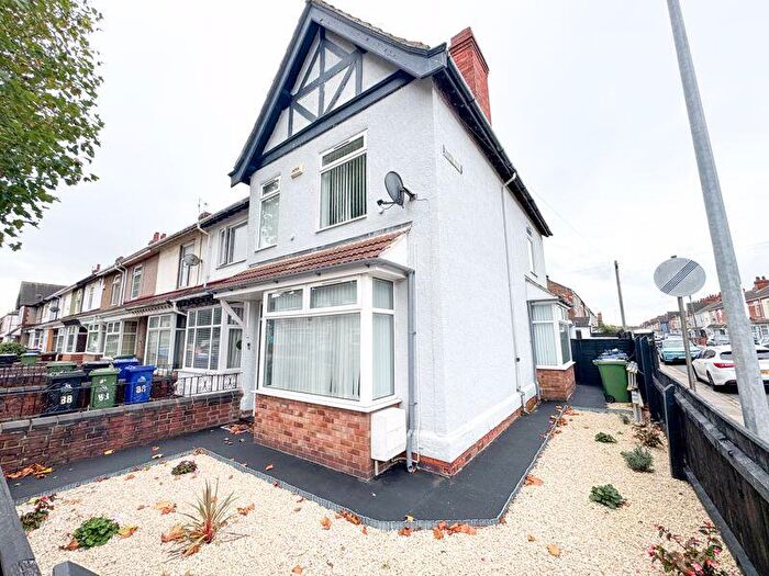 4 Bedroom End Of Terrace House For Sale In Humberstone Road, Grimsby, DN32