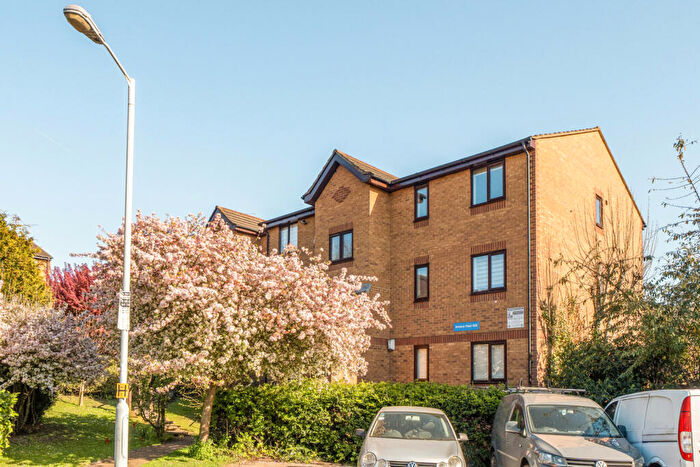 2 Bedroom Apartment For Sale In Armoury Road, London, SE8