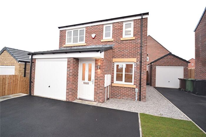3 Bedroom Detached House To Rent In Daisy Bank Drive, Micklefield, Leeds, West Yorkshire, LS25