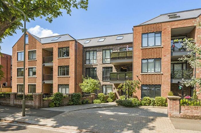 1 Bedroom Flat To Rent In Holden Road, Woodside Park, N12