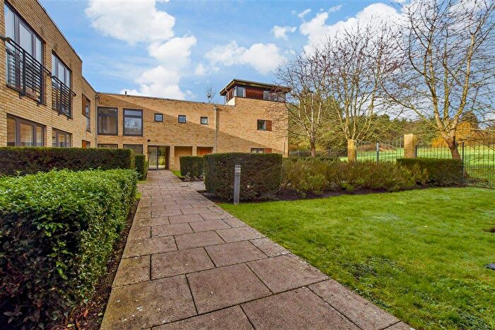2 Bedroom Flat For Sale In Hornbeam Road, Reigate, Surrey, RH2