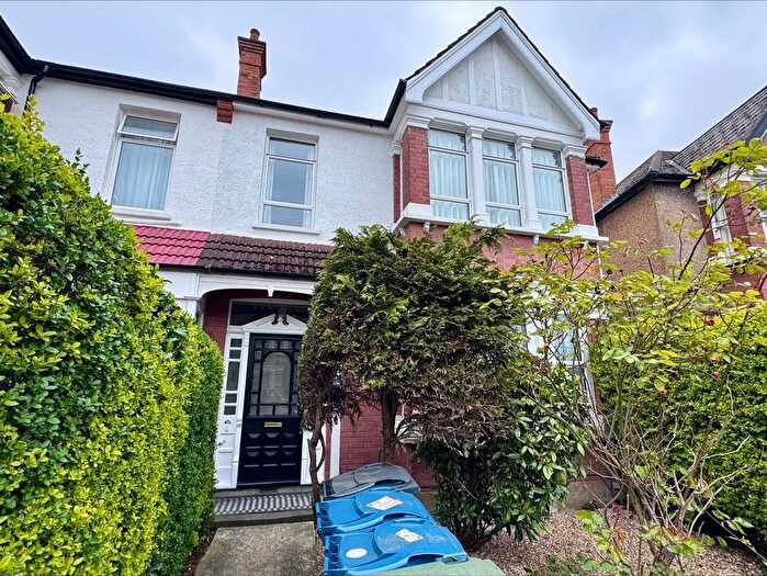 1 Bedroom Maisonette To Rent In Cunningham Park, Harrow, HA1