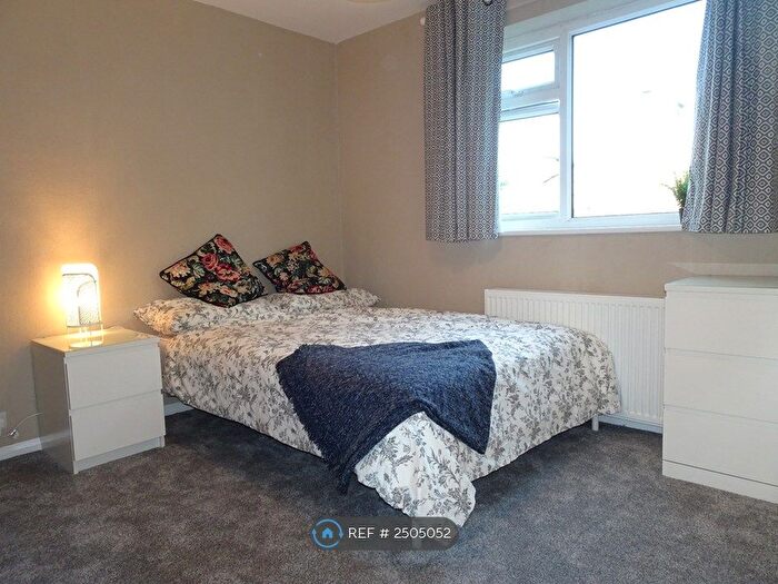 1 Bedroom Flat To Rent In Rushford Court, Manchester, M19
