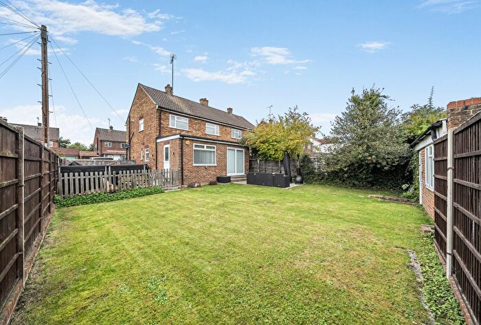 3 Bedroom Semi-detached House For Sale In Cleves Road, Kemsing, Sevenoaks, Kent, TN15
