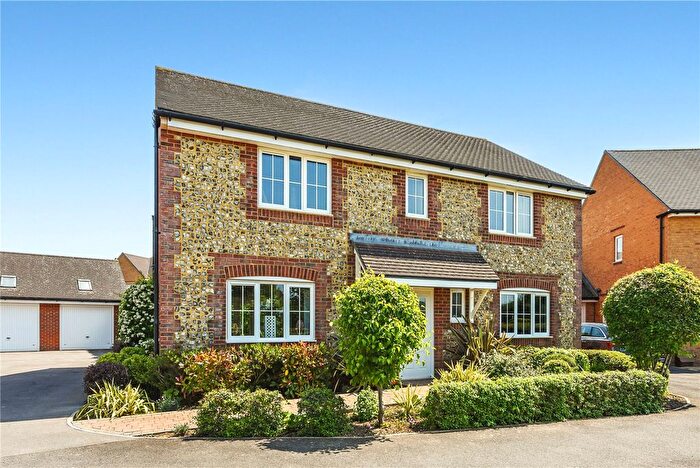 4 Bedroom Detached House For Sale In Mill Pond Crescent, Chichester, PO19