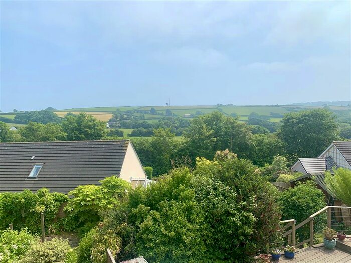 4 Bedroom Semidetached House For Sale In Bosvean Road, Shortlanesend