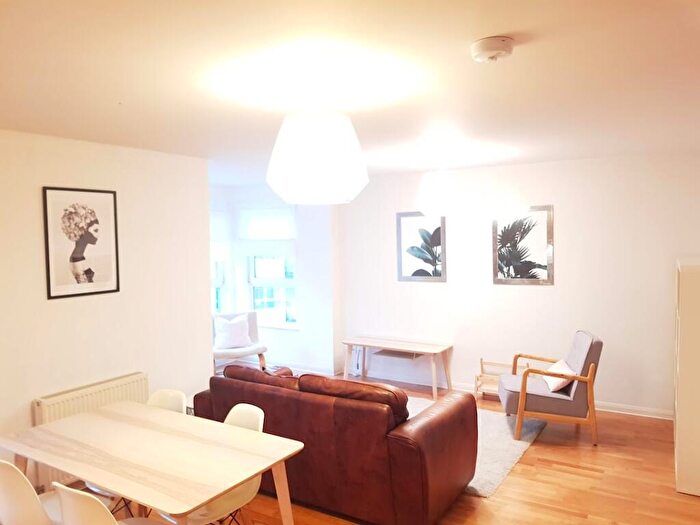 2 Bedroom Flat To Rent In , Portland Gardens, Edinburgh, EH6