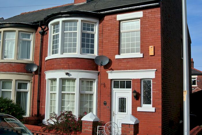 3 Bedroom Semi-Detached House To Rent In Romney Avenue, Blackpool FY4