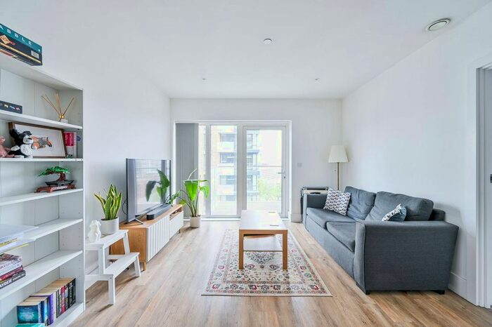 1 Bedroom Flat To Rent In Compton House, Woolwich, London, SE18
