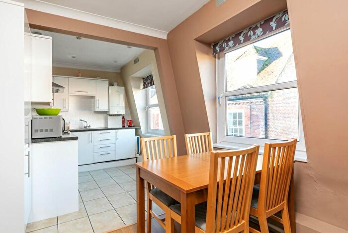 1 Bedroom Flat To Rent In Westgate House, Trafalgar Street, WInchester, SO23