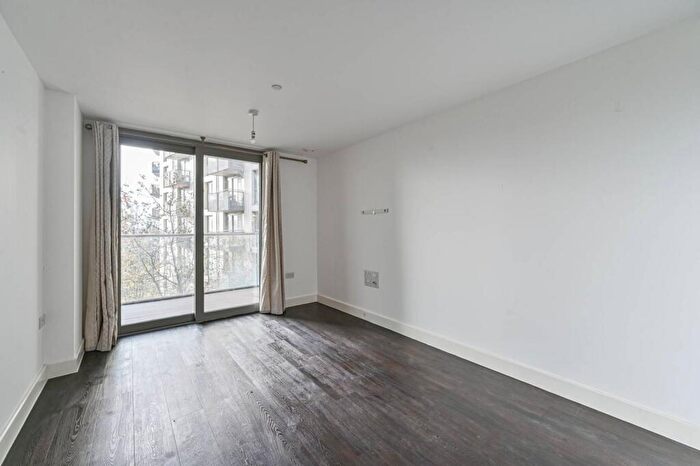 1 Bedroom Flat To Rent In Loampit Vale, Lewisham, London, SE13