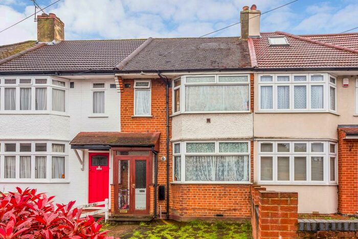 3 Bedroom Terraced House To Rent In Wansford Road, Woodford, IG8