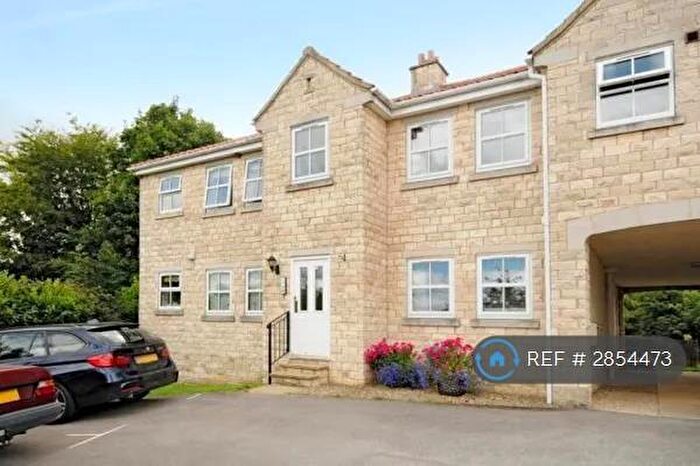 2 Bedroom Flat To Rent In Parlington Villas, Leeds, LS25