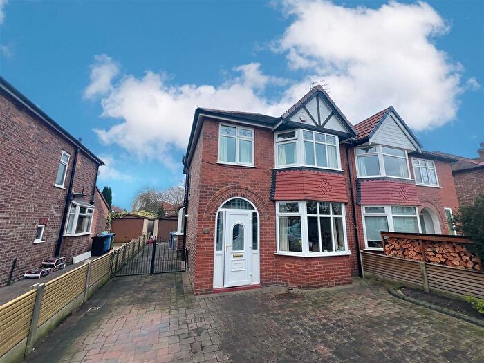 3 Bedroom Semi-Detached House For Sale In Ludford Grove, Sale, M33