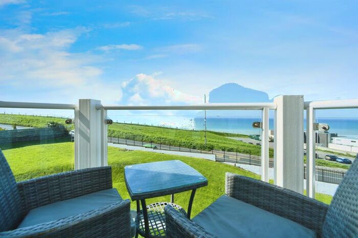 2 Bedroom Flat For Sale In Newlands Road, Rottingdean, Brighton, BN2