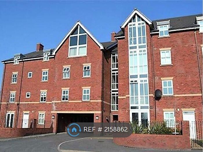 2 Bedroom Flat To Rent In Clarendon Place, Eccles, Manchester, M30