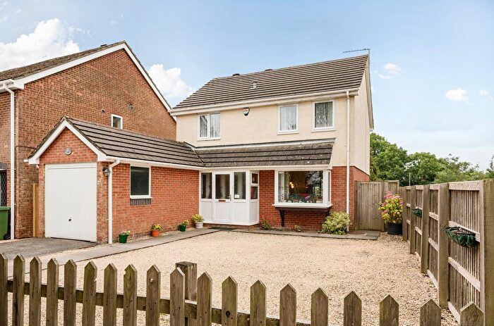 4 Bedroom Detached House For Sale In Chiltern Ridge, High Wycombe, Buckinghamshire, HP14