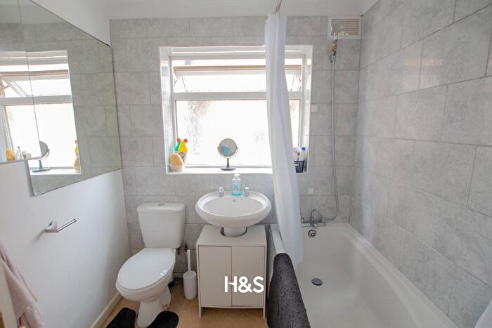2 Bedroom Maisonette For Sale In Sansome Road, Shirley, Solihull, B90