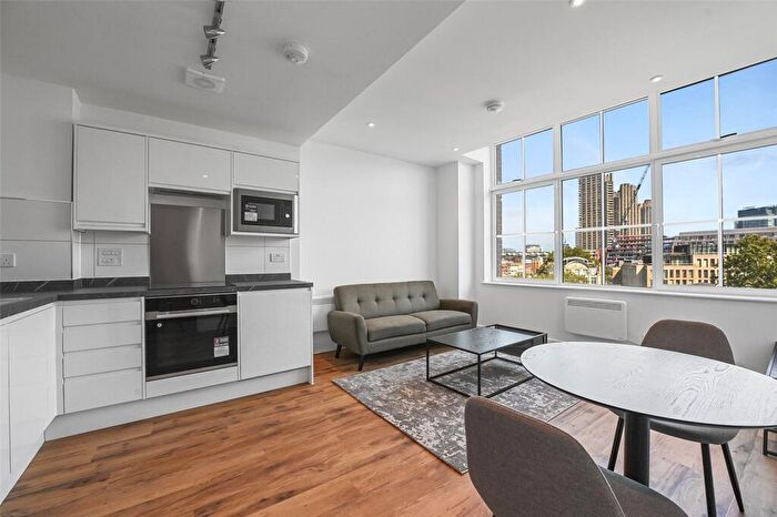 1 Bedroom Apartment To Rent In West Smithfield, London, EC1A