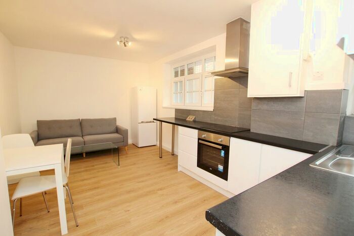 2 Bedroom Flat To Rent In Wenham House, Ascalon Street, London, SW8