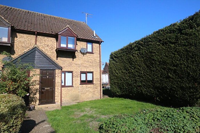 1 Bedroom Cluster House For Sale In Hockley Court Watling St. Hockliffe, LU7