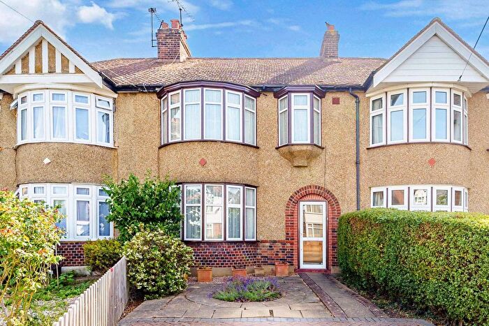3 Bedroom Terraced House For Sale In Arundel Avenue, Morden, SM4