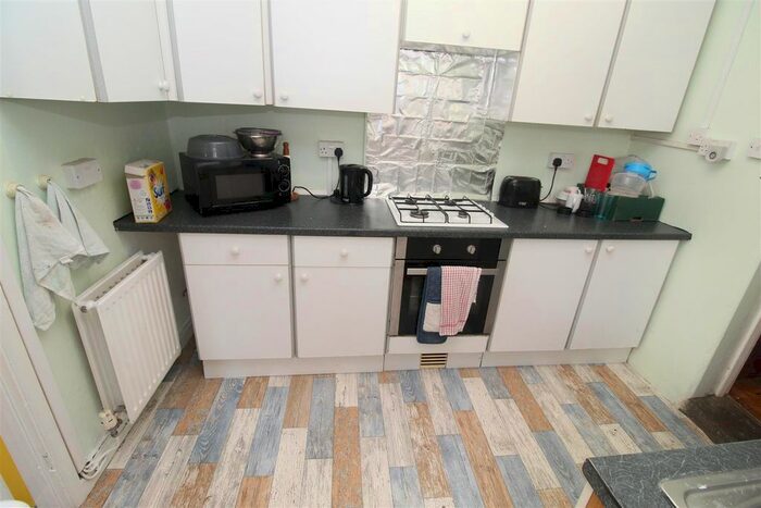 3 Bedroom Property To Rent In Minny Street, Cathays, Cardiff, CF24