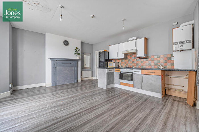 1 Bedroom Flat To Rent In Brighton Road, Worthing, West Sussex, BN11