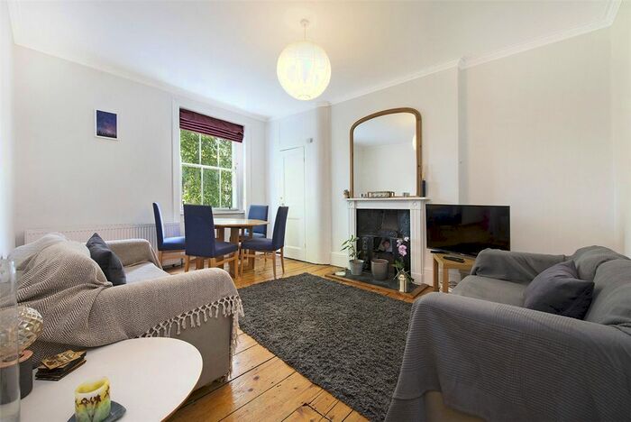 2 Bedroom Flat To Rent In Regent Square, Bloomsbury, London, WC1H