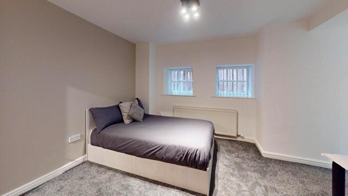4 Bedroom Flat To Rent In Wilmslow Road, Withington, M20