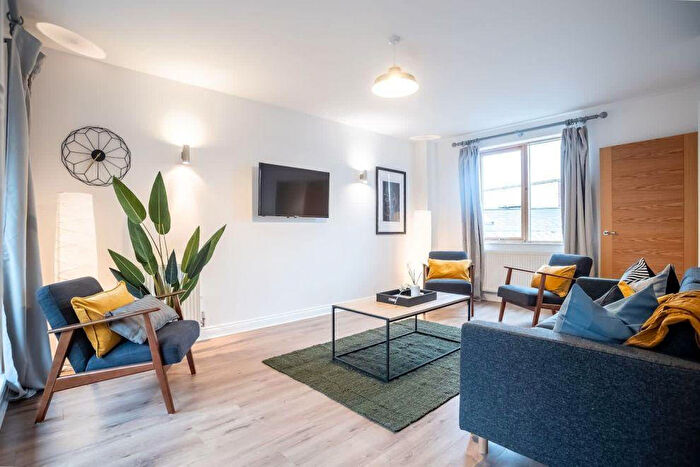 4 Bedroom Apartment To Rent In Swan Lane, London, N4