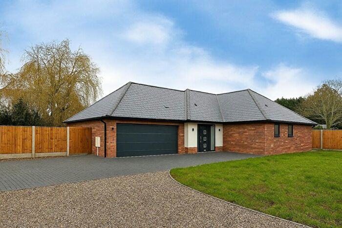 3 Bedroom Detached Bungalow For Sale In Beaufort Gardens, Braintree, CM7