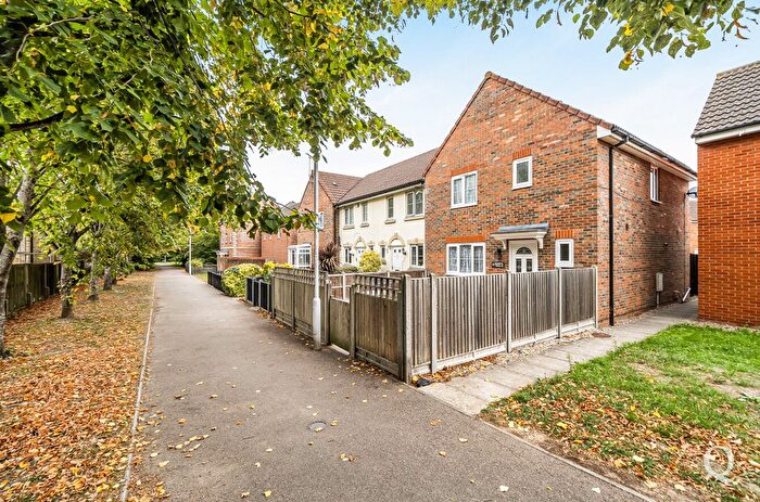 3 Bedroom End Of Terrace House For Sale In Jacinth Drive, Sittingbourne, Kent, ME10