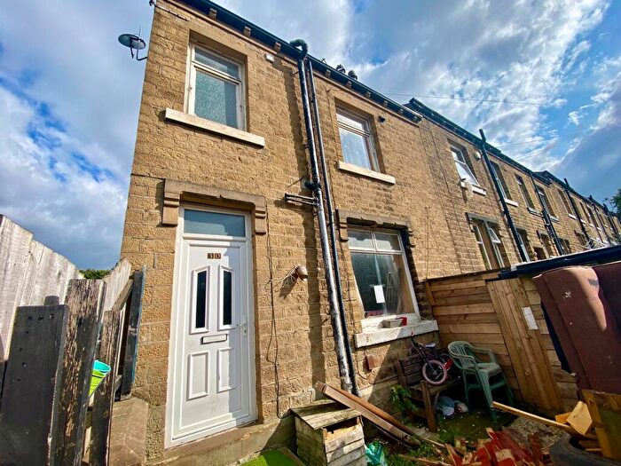 2 Bedroom Terraced House For Sale In May Street, Huddersfield, HD4